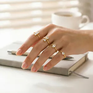 Bague en Zirconia avec Bande de Corde Torsadée Style Ins pour Femmes Bague Ouverte Réglable en Acier Inoxydable Design de Niche Bijoux de Mode