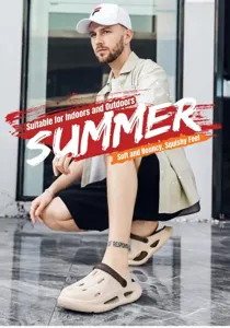 Nahaufnahme von leichten beige EVA-Clogs mit Belüftungslöchern für Herren im Freien