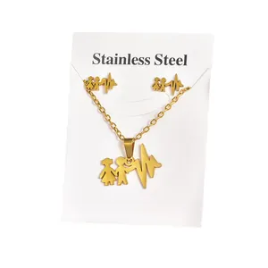 Parure bijoux minimaliste en acier inoxydable doré avec pendentif enfant cœur