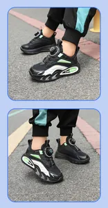 Detailansicht der atmungsaktiven Mesh-Sportschuhe für Jungen mit einem Drehverschluss