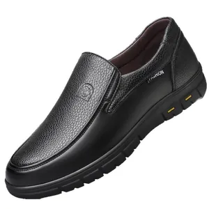 Professionelle schwarze Leder-Loafer für Herren mit langlebiger strukturierter Gummisohle