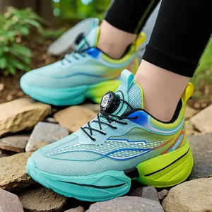 Lightweight boys athletic running shoes with breathable mesh and knob buckle closure