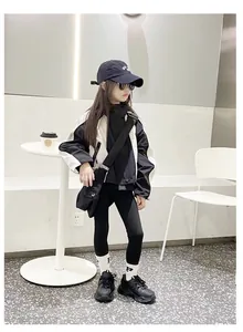 Baskets respirantes noires tendance pour filles avec une tenue décontractée à la mode