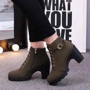 Olivgrüne Ankle Boots mit klobigem hohem Absatz, Seitenreißverschluss und Schnürung