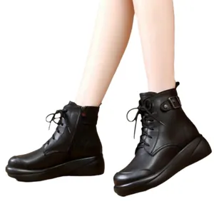Botines retro negros con suela gruesa, hebilla de cinturón y cremallera lateral para mujeres