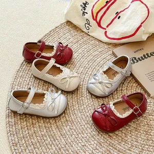 Scarpe Mary Jane per bambina con bordo in pizzo e fiocco elegante in vari colori