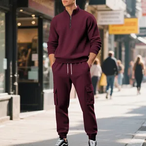 Conjunto de chándal casual granate para hombre con cremallera 1/4 y pantalones cargo
