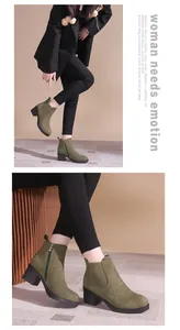 Vue détaillée de bottines stylées en daim vert olive pour femmes à talons épais