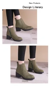 Vue détaillée des bottines pour femmes en daim vert olive avec talon bloc et zip latéral