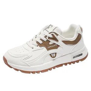 Modische weiße und braune atmungsaktive Plateau-Sneaker für Damen im Chunky-Stil