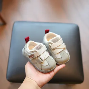 Chaussures de marche pour bébé style German Trainer, semelles souples et velcro