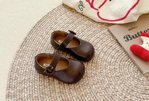 Klassische dunkelbraune Mary Jane Halbschuhe für Mädchen mit verstellbarem Riemen