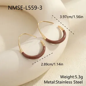 Detail view of retro enamel gold-edged C-shaped hoop earrings with dimensions and weight info