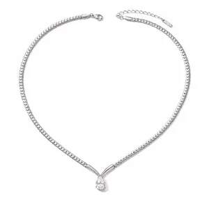 Elegante collana a catena a serpente in acciaio inossidabile con zircone a goccia
