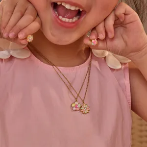 Edelstahl Blumen Schmuckset für Kinder Mehrfarbig Emailliert Blumenanhänger Halskette und Ohrstecker Set Gold Strass Kinder Geschenk