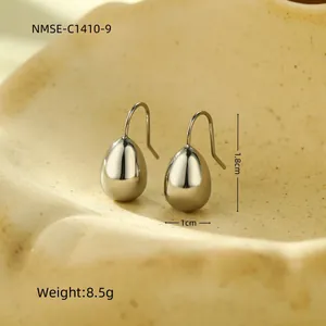 Détail de boucles d'oreilles gouttes argentées, 1.8x1cm, poids 8.5g, acier inoxydable