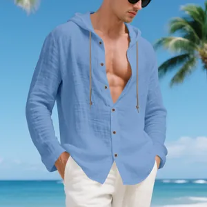 Detailansicht hellblaues Leinenhemd mit Kapuze Langarm für Herren lässig Strandurlaub