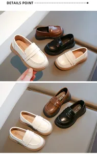 Vue détaillée de mocassins en cuir JK pour enfants en plusieurs couleurs et semelles souples