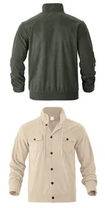 Vorder- und Rückansicht der Herren-Cordjacke mit Stehkragen und mehreren Taschen.