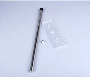 Detailansicht der Komponenten für Reisbeutelformen mit Acrylplatte und Metallstab