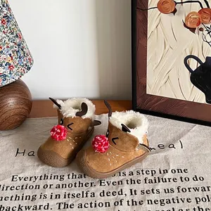 Kleinkinder Rentier Schneestiefel mit warmem Plüschfutter und roten Pompons