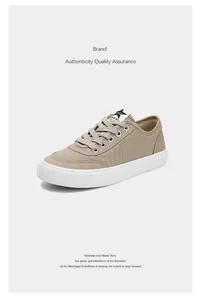 Minimalistische khakifarbene Herren-Low-Top-Leinwandschuhe mit weißen Sohlen und Schnürung