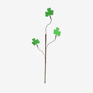 Detailaufnahme eines grünen Kleeblatts für die St. Patrick's Day Hausdekoration