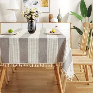 Nappe moderne en lin à rayures grises et blanches avec franges décoratives
