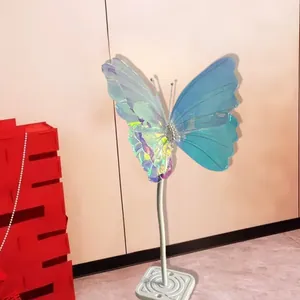 Grande farfalla iridescente decorativa per matrimoni ed eventi commerciali di ogni genere.