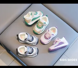 Atmungsaktive Baby-Turnschuhe aus Mesh mit rutschfester, weicher Sohle in vielen Farben