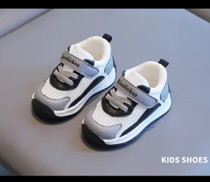 Atmungsaktive Mesh-Lauflernschuhe mit rutschfester weicher Sohle für Kleinkinder