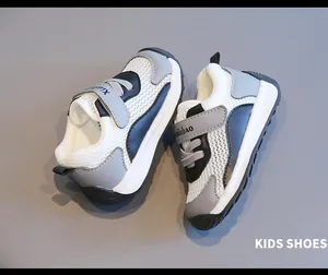 Detailansicht der atmungsaktiven Mesh-Lauflernschuhe für Kleinkinder mit Klettverschluss