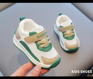 Detail von XIAOLIUBBAO Kleinkindschuhen mit atmungsaktivem Mesh und Klettverschluss