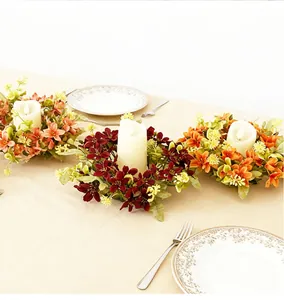 Elegante rustieke bloemenkrans kandelaars set voor feestelijke banket tafeldecoraties