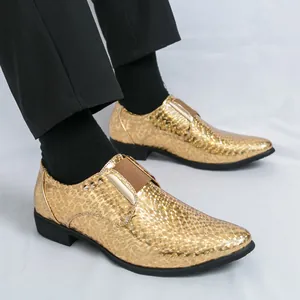 Herren Britischer Stil Business Lederschuhe Lackleder PU Skala Geprägt Slip-on Slipper Formelle Abendessen Anzugschuhe