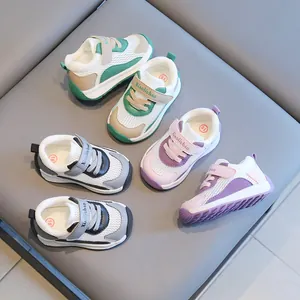 Atmungsaktive Baby-Lauflernschuhe aus Mesh mit rutschfester weicher Sohle in verschiedenen Farben