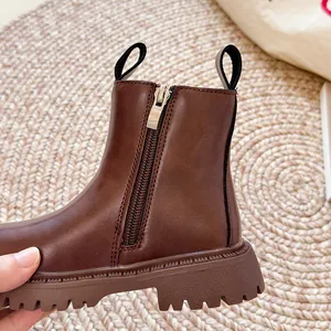 Klassieke bruine leren Chelsea boots voor dames met een dikke zool en ritssluiting aan de zijkant