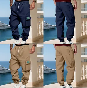 Viste dettagliate fronte e retro di pantaloni cargo in pile pesante da uomo in due colori