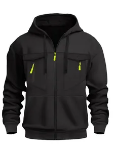 Vue de face sweat à capuche noir zippé pour homme avec tirettes de zip jaune néon.