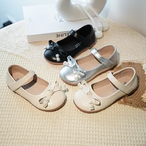 Chaussures de Princesse Mary Jane pour Petites Filles Avec Décoration de Nœud en Perles Semelle Souple Fermeture Auto-agrippante Chaussures Plates pour Mariage Fête École