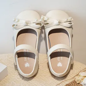 Élégantes chaussures Mary Jane blanc crème pour filles avec nœuds en perles et semelles souples