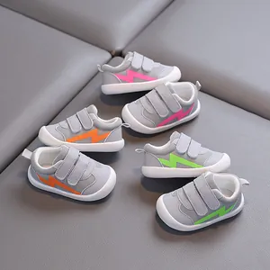 Chaussures de Marche pour Tout-petits en Maille Respirante et Cuir Refendu Baskets Enfant Semelle Souple Antidérapante pour Garçons et Filles