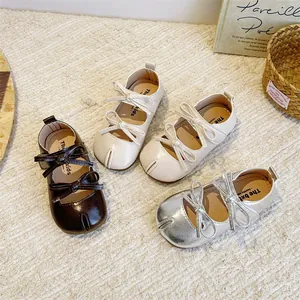 Klassische Mary Jane Tabi-Schuhe für Mädchen mit doppelten Schleifen in verschiedenen Farben