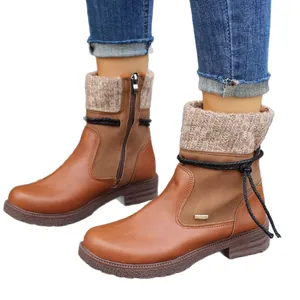Bottines marron élégantes pour femmes avec col tricoté et talon carré confortable pour hiver.