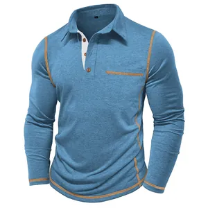 Gedetailleerde weergave van blauw poloshirt voor heren met lange mouwen en contrastnaden