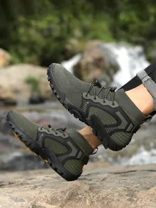 Olive green breathable outdoor hiking shoes for wading and quick drying on rocks terrain