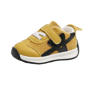 Atmungsaktive rutschfeste Baby Lauflernschuhe aus Wildleder in Senfgelb für Kinder
