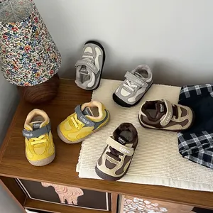 Zapatillas deportivas de invierno para niños con forro de felpa en varios colores