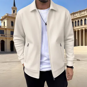 Chaqueta casual de hombre en color blanco roto con textura, cremallera y bolsillos