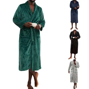 Collection détaillée de peignoirs longs en flanelle pelucheuse pour hommes en couleurs.
